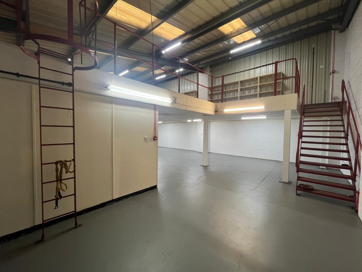 Industrial Unit in Leicester - photo 2
