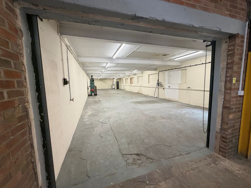 Industrial Unit in Congleton - photo 3