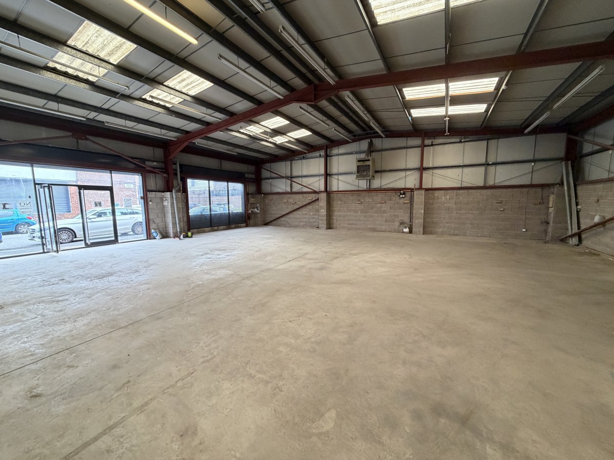 Industrial Unit in Cheetham Hill - photo 2