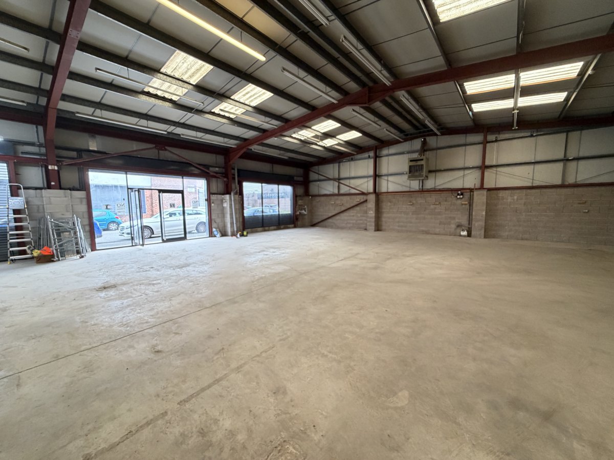 Industrial Unit in Cheetham Hill - photo 3