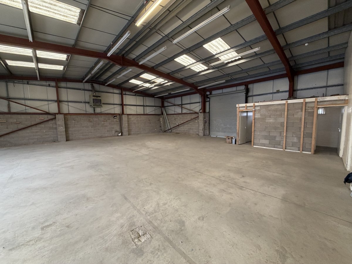 Industrial Unit in Cheetham Hill - photo 4