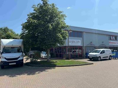 Industrial Unit in Waterlooville - photo 2