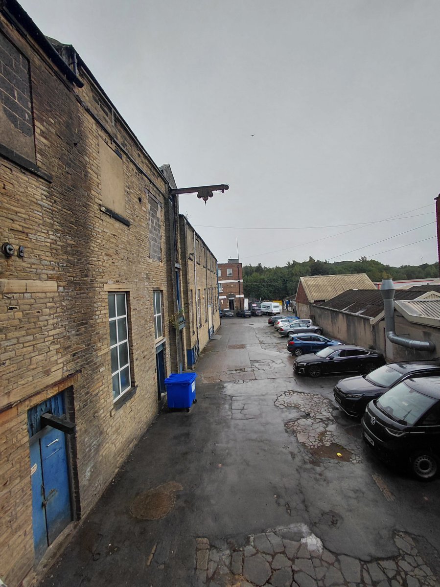 Industrial Unit in Bradford - photo 4