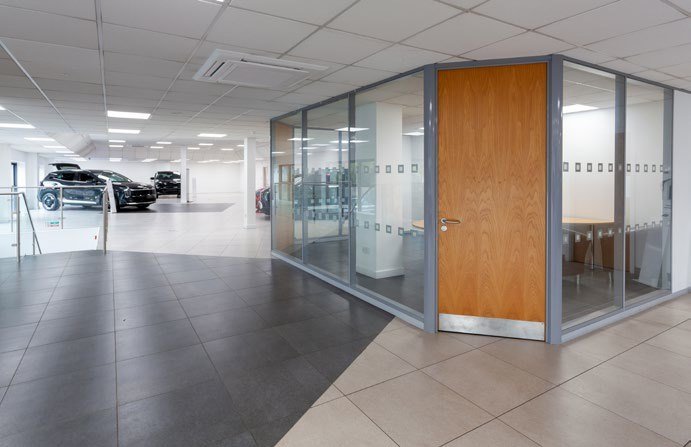 Industrial Unit in Bumpers Farm Industrial Estate - photo 4