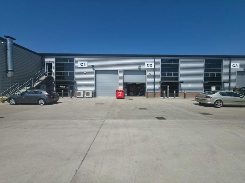 Industrial Unit in London - photo 2