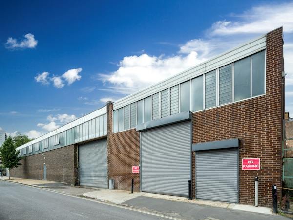Industrial Unit in London - photo 2