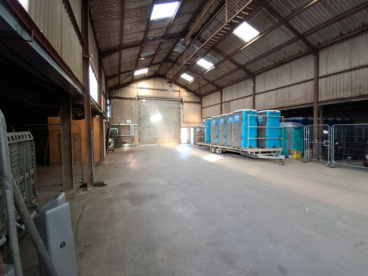 Industrial Unit in Fareham - photo 2