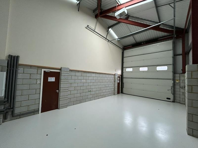 Industrial Unit in Ringwood - photo 2