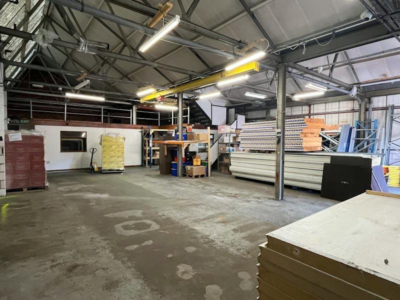 Industrial Unit in London - photo 4