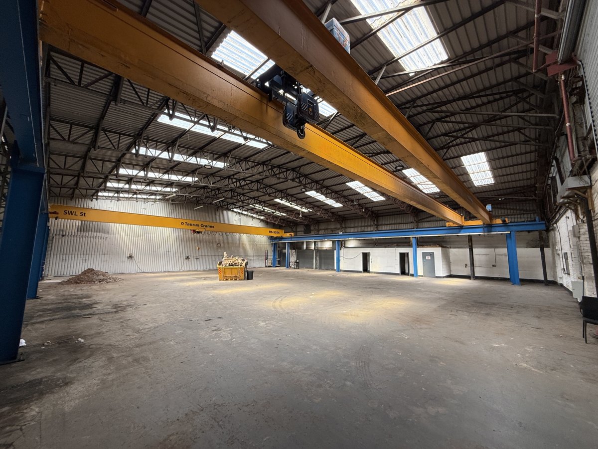 Industrial Unit in Stockport - photo 3