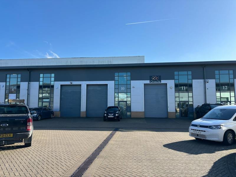Industrial Unit in Basingstoke - photo 4