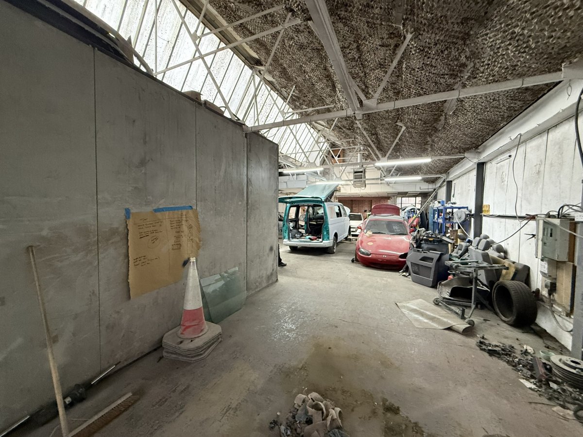 Industrial Unit in Leicester - photo 3
