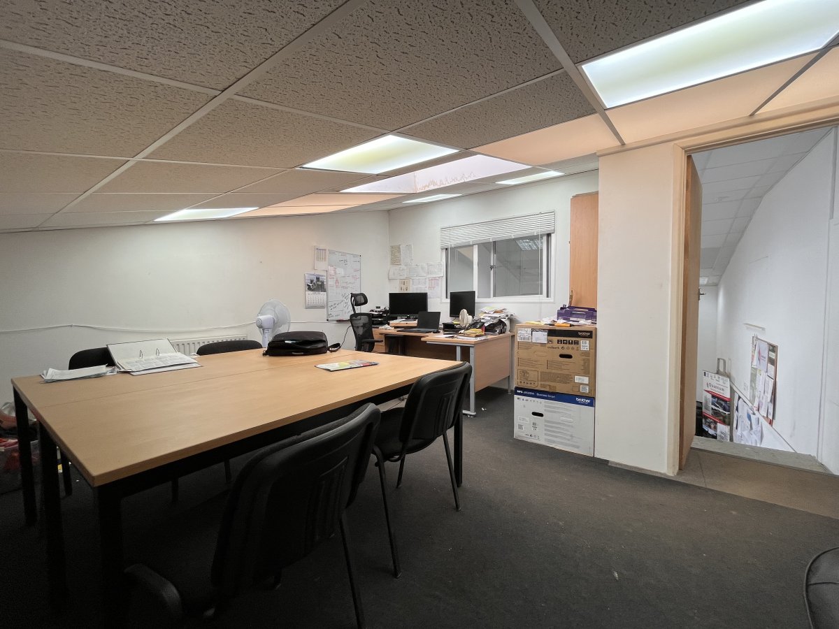 Industrial Unit in Clyst St. Mary - photo 3