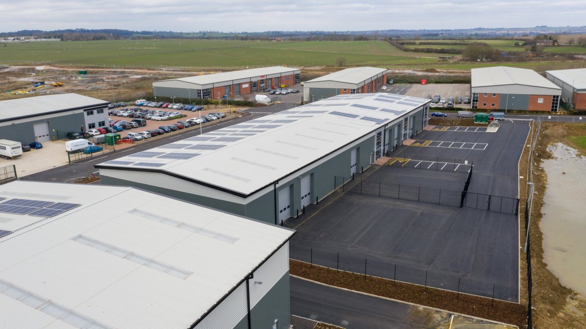 Industrial Unit in Market Harborough - photo 4