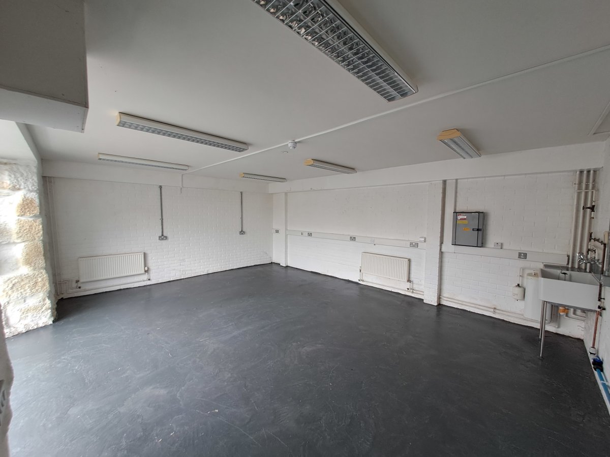 Industrial Unit in Hayle - photo 3