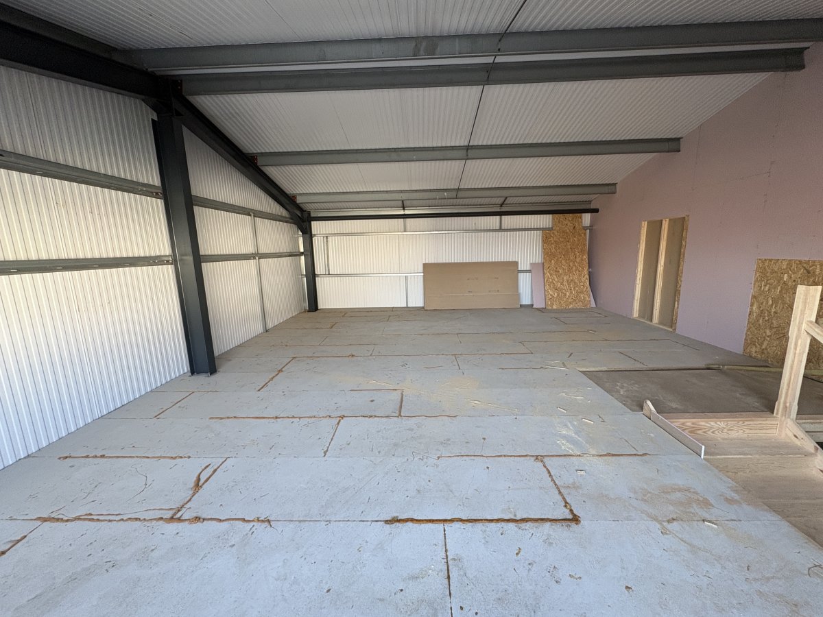 Industrial Unit in Southampton - photo 3