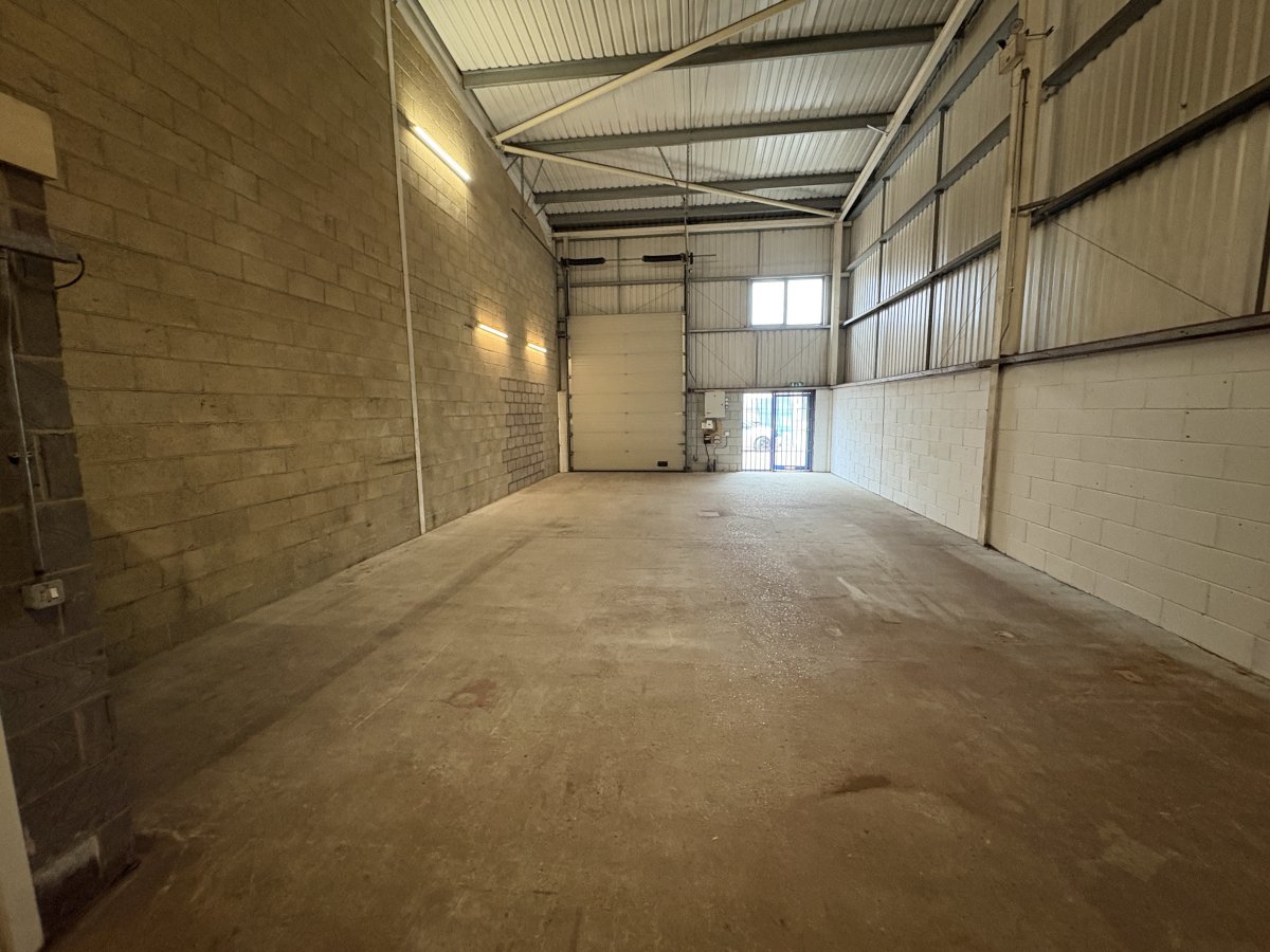 Industrial Unit in Woolston - photo 2