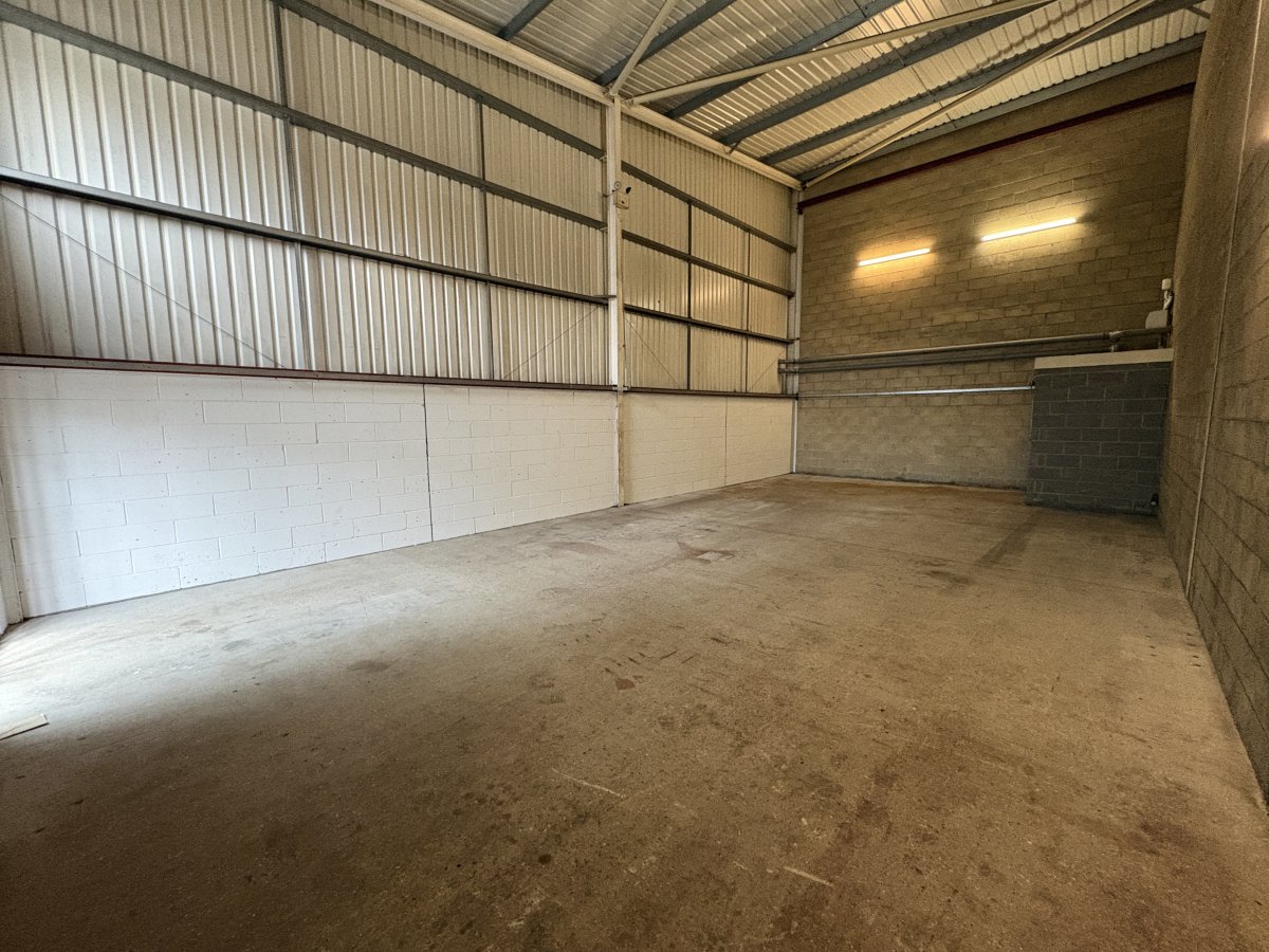 Industrial Unit in Woolston - photo 3