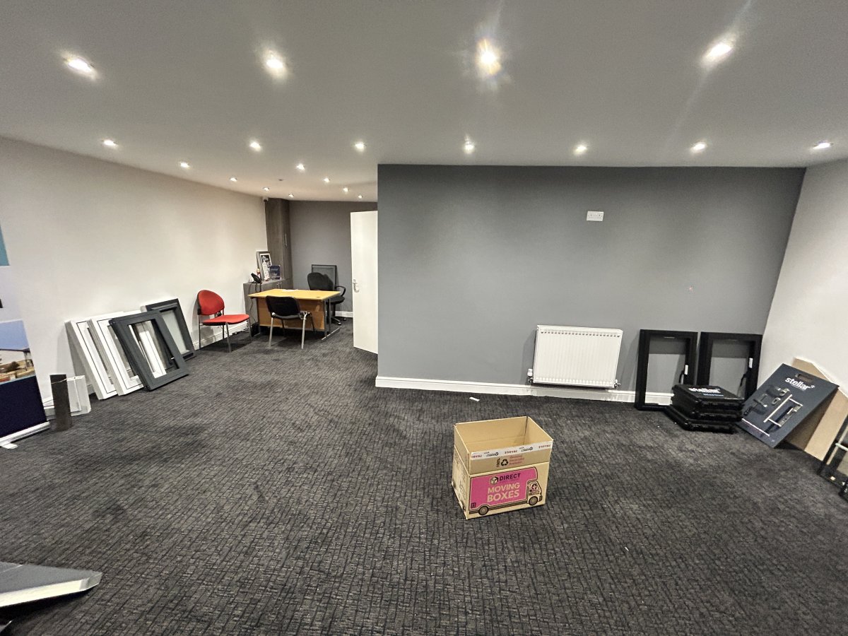 Industrial Unit in Oldham - photo 4