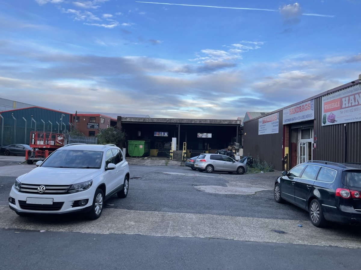 Industrial Unit in Manchester - photo 3