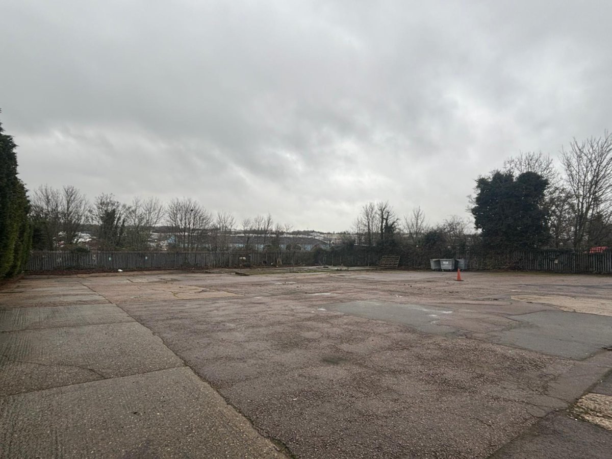 Industrial Unit in Letchworth Garden City - photo 2