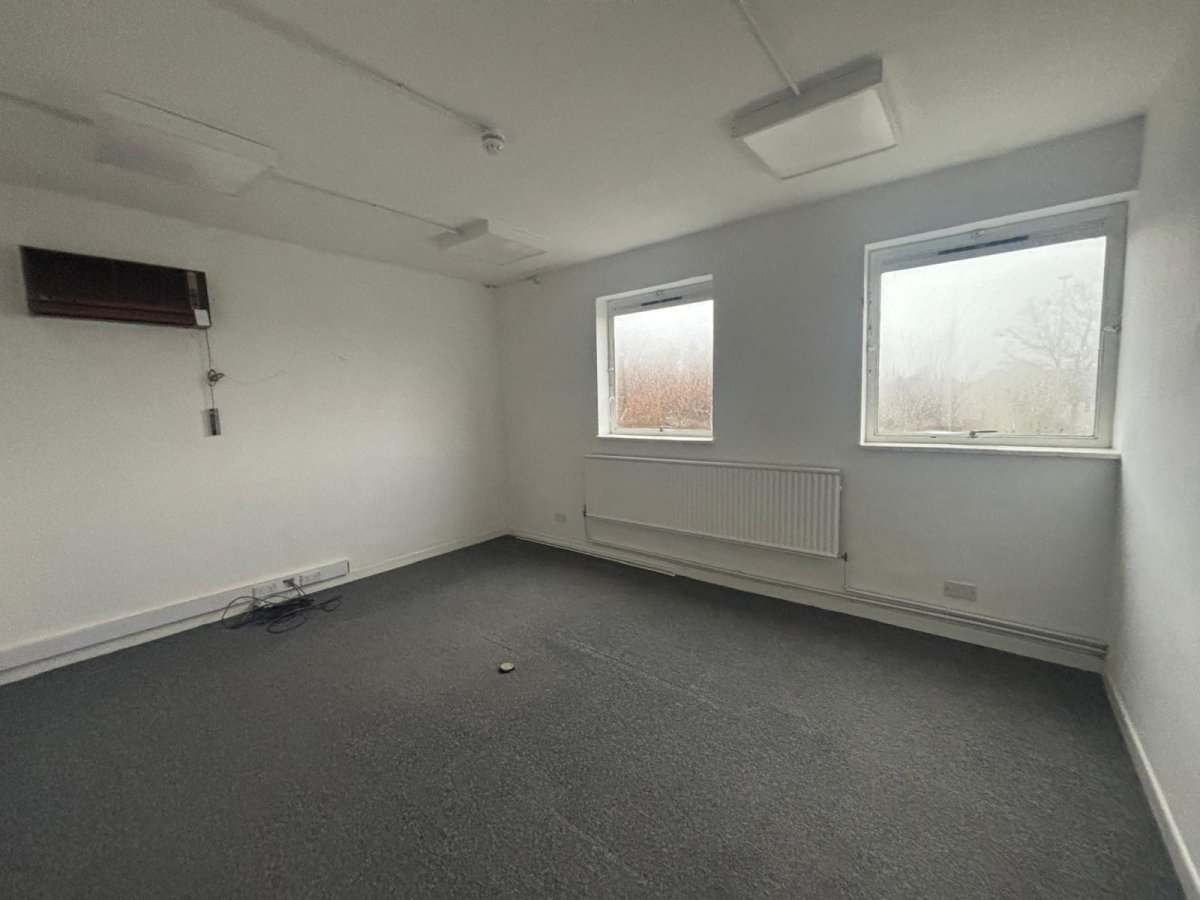 Industrial Unit in Letchworth Garden City - photo 4