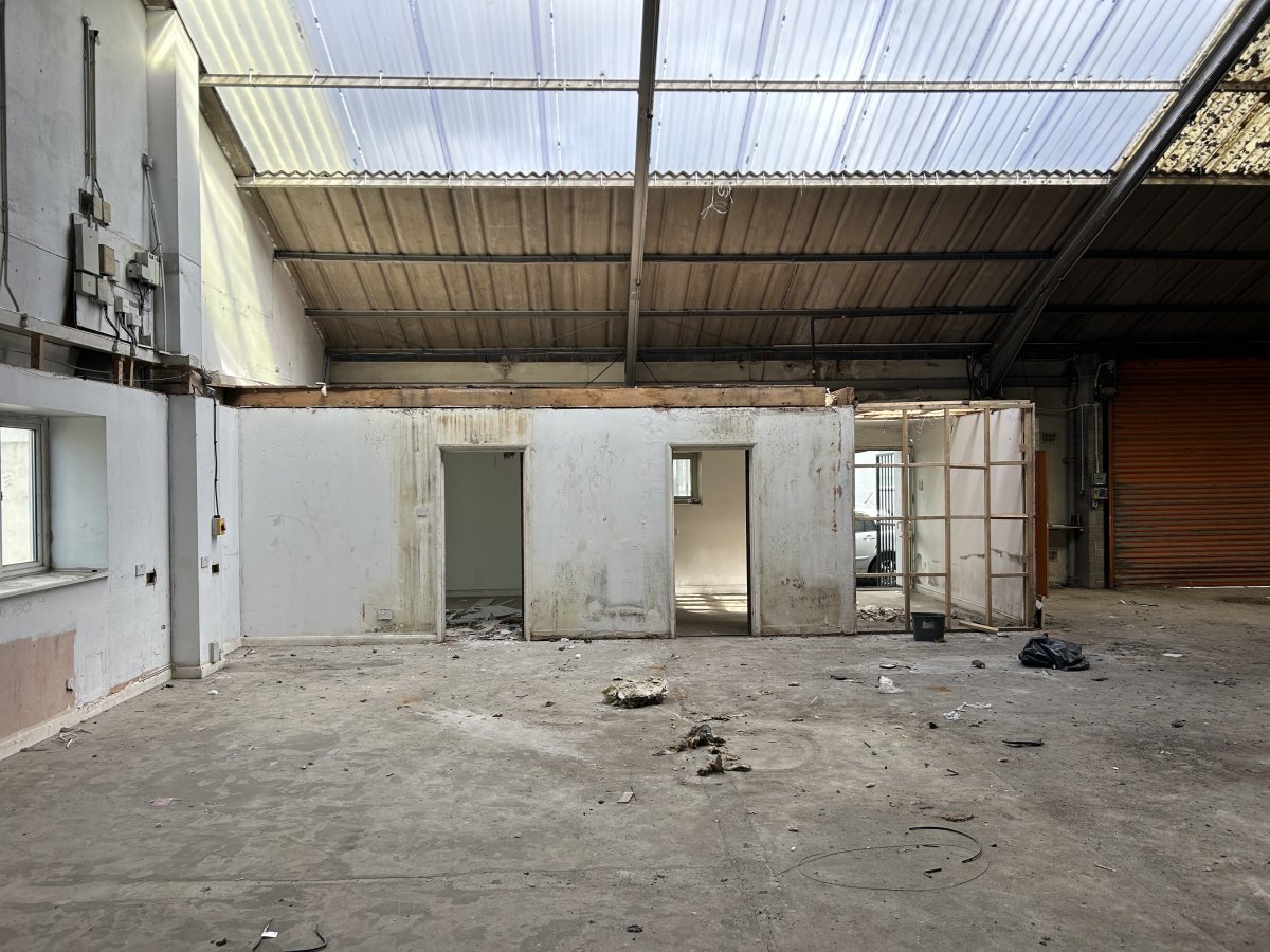 Industrial Unit in Plymouth - photo 4