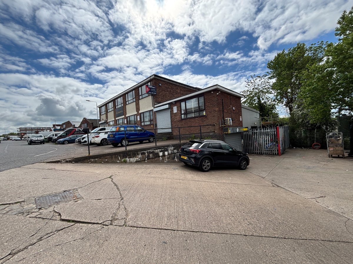 Industrial Unit in Leicester - photo 2