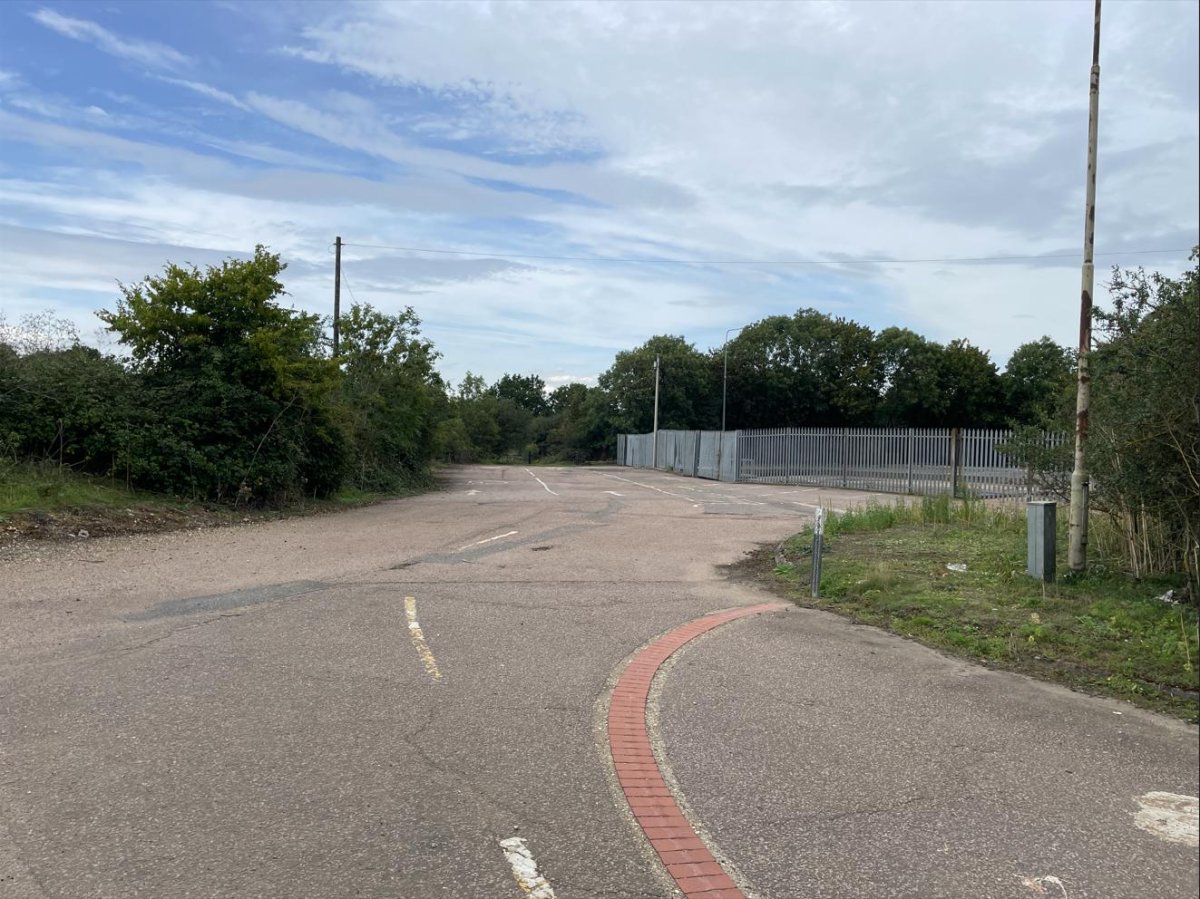 Industrial Unit in Hatfield - photo 3
