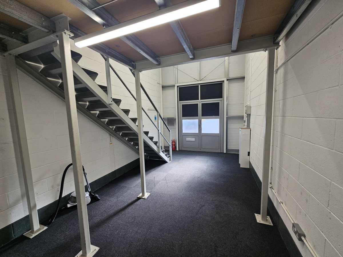 Industrial Unit in Rochester - photo 4