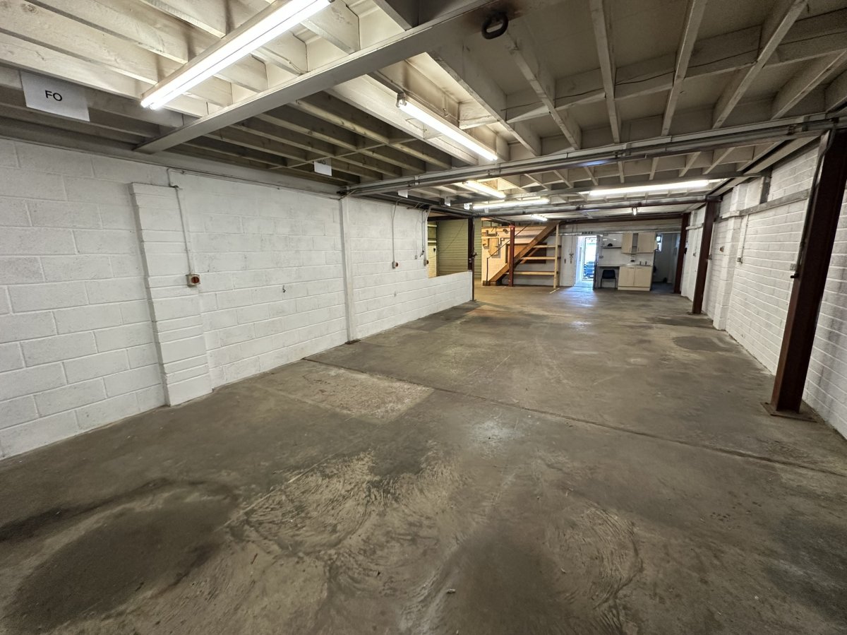 Industrial Unit in Brixham - photo 3