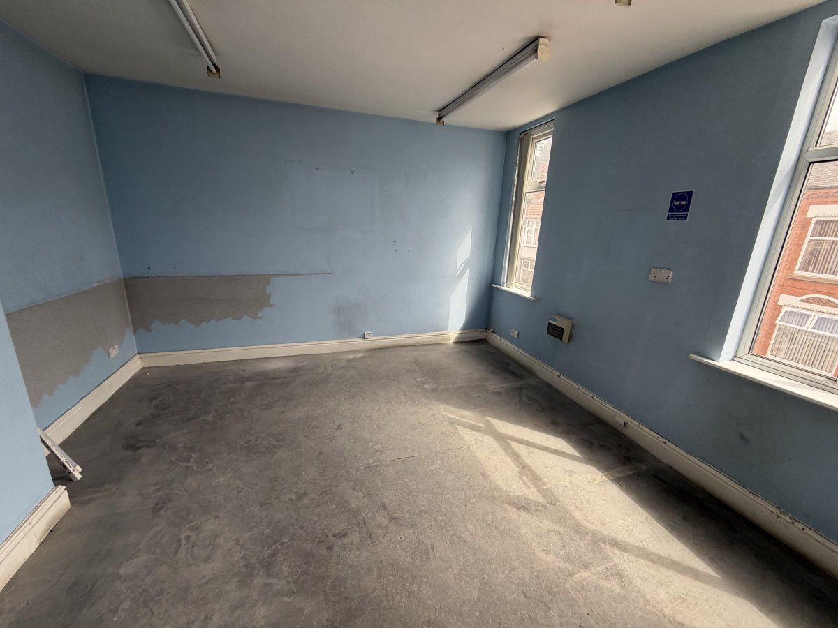 Industrial Unit in Leicester - photo 2