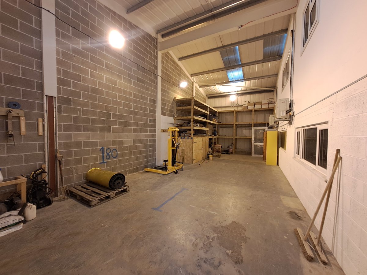Industrial Unit in Plymouth - photo 2