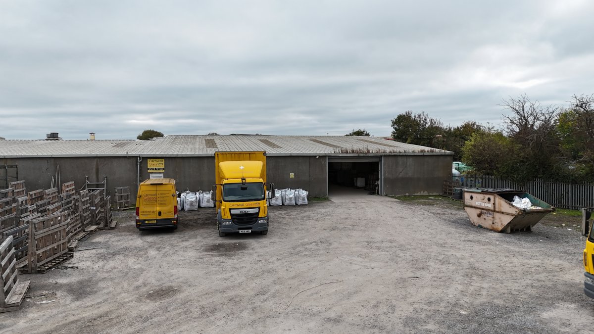 Industrial Unit in Highbridge - photo 3