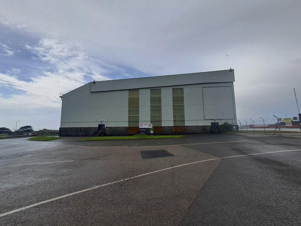 Industrial Unit in St. Mawgan - photo 2