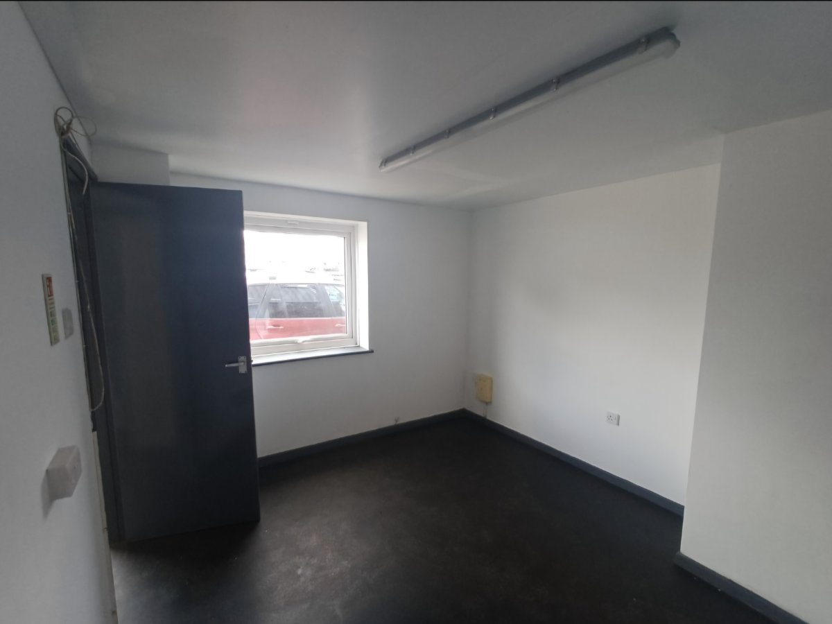 Industrial Unit in Treliske - photo 4