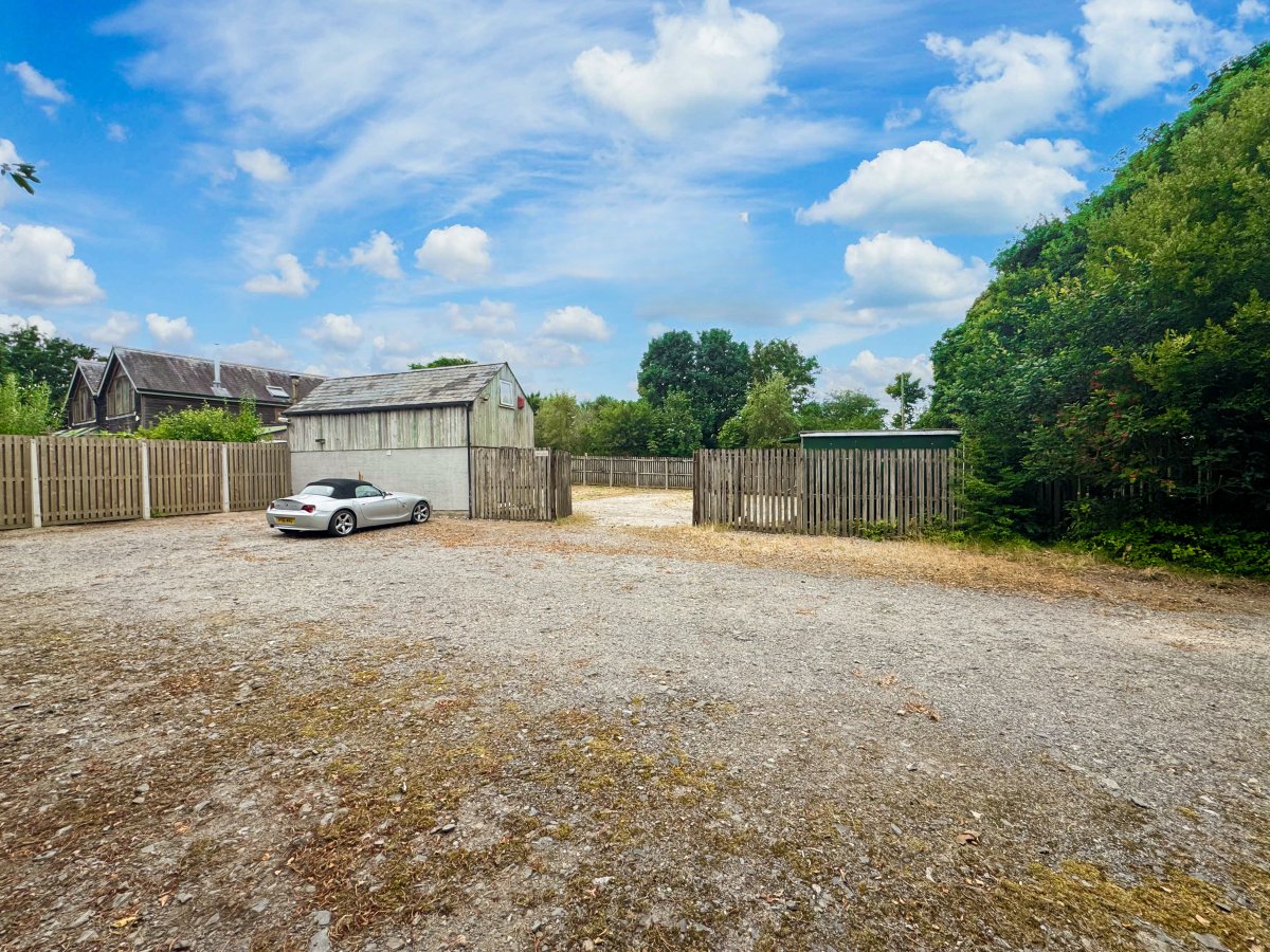 Industrial Unit in Goonhavern - photo 3