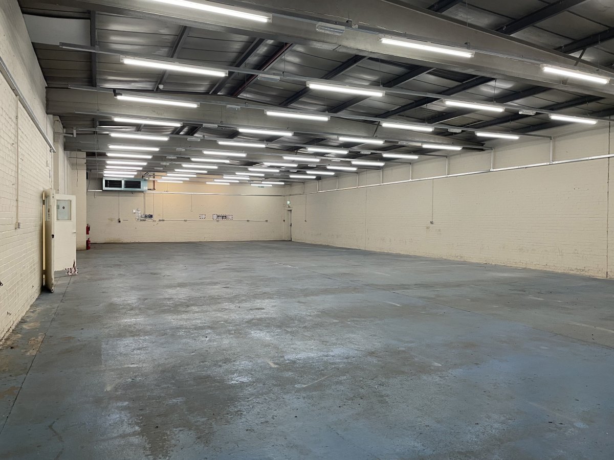 Industrial Unit in Manchester - photo 2
