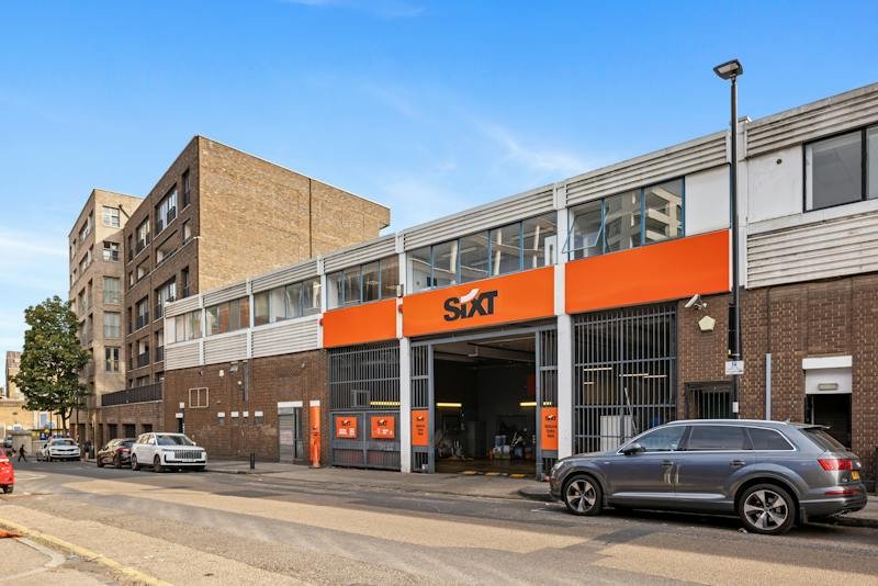 Industrial Unit in London - photo 2