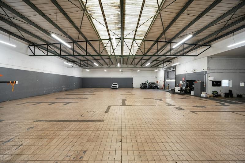 Industrial Unit in London - photo 3