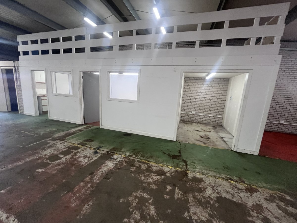 Industrial Unit in Glasgow - photo 2