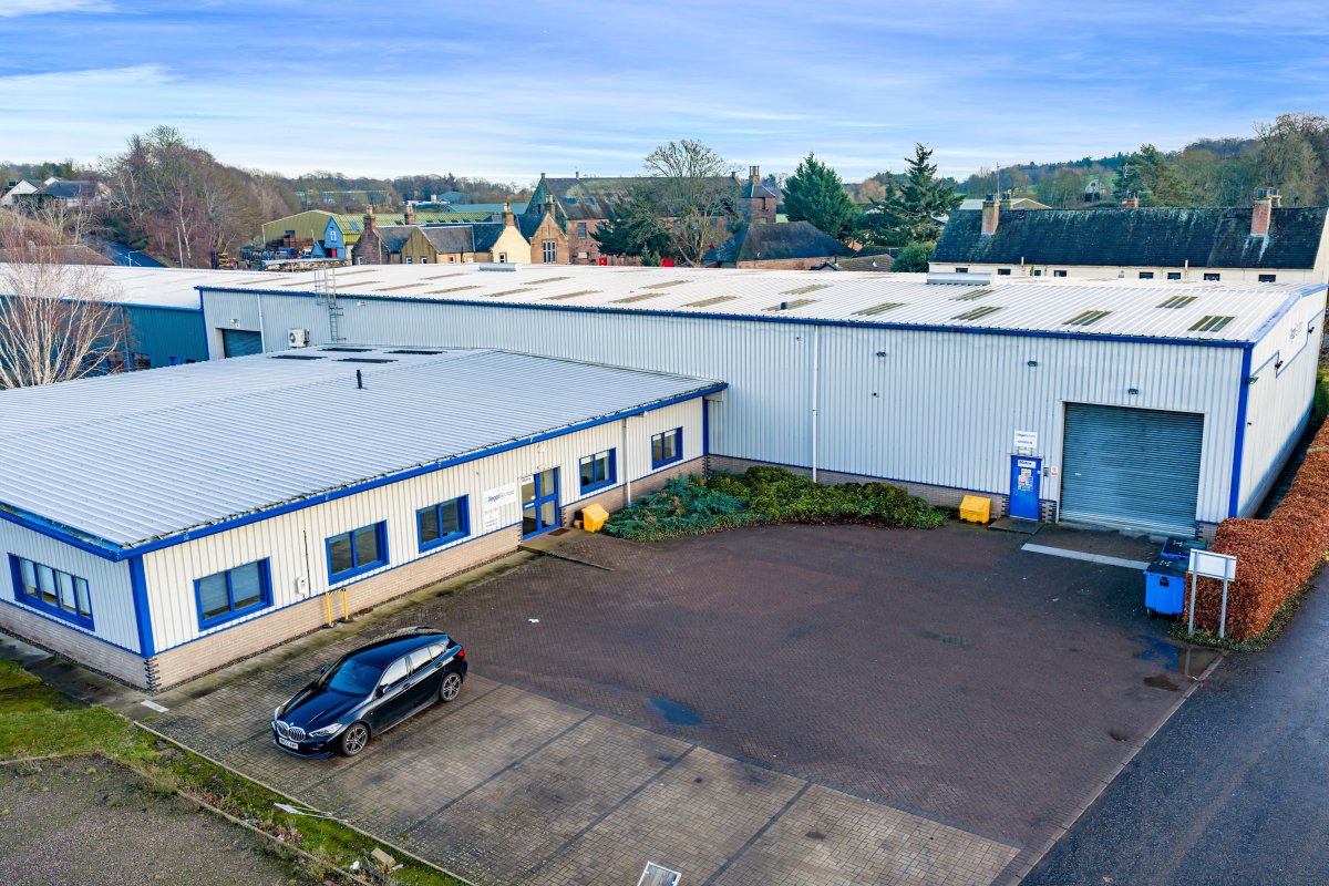 Industrial Unit in East Mill Road Industrial Estate - photo 3