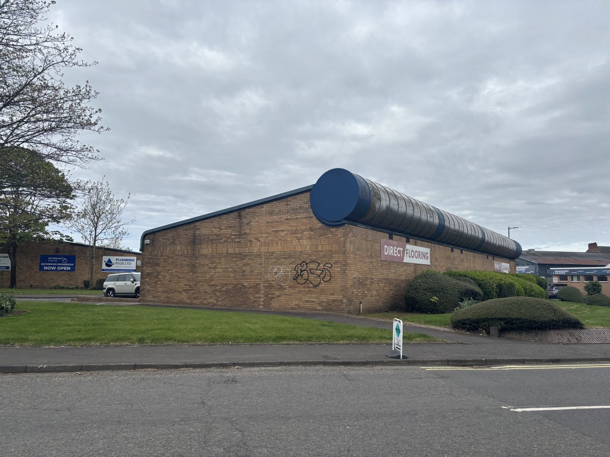Industrial Unit in Glencairn Industrial Estate - photo 2