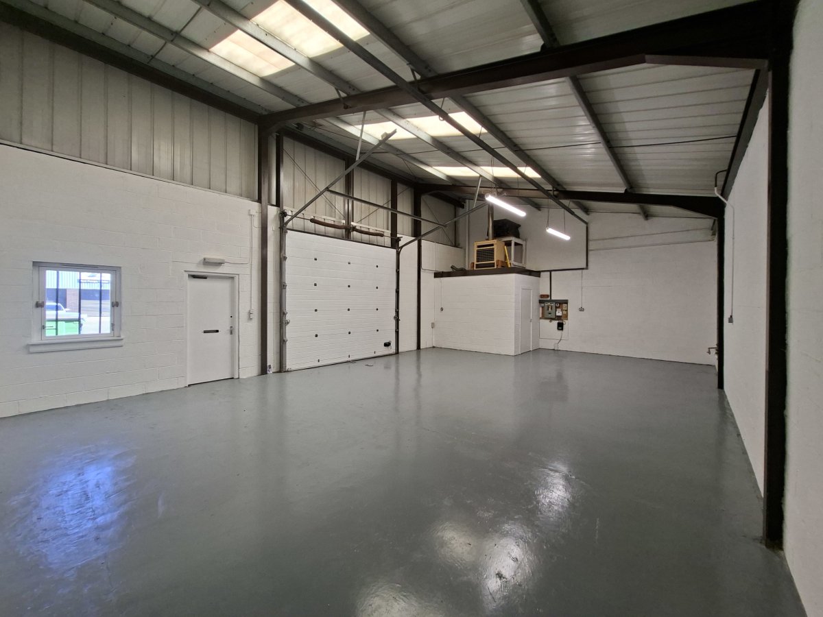 Industrial Unit in Springkerse Industrial Estate - photo 3