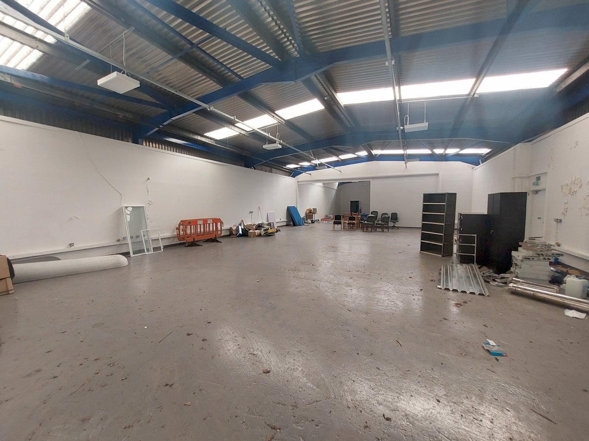 Industrial Unit in Falkirk - photo 2