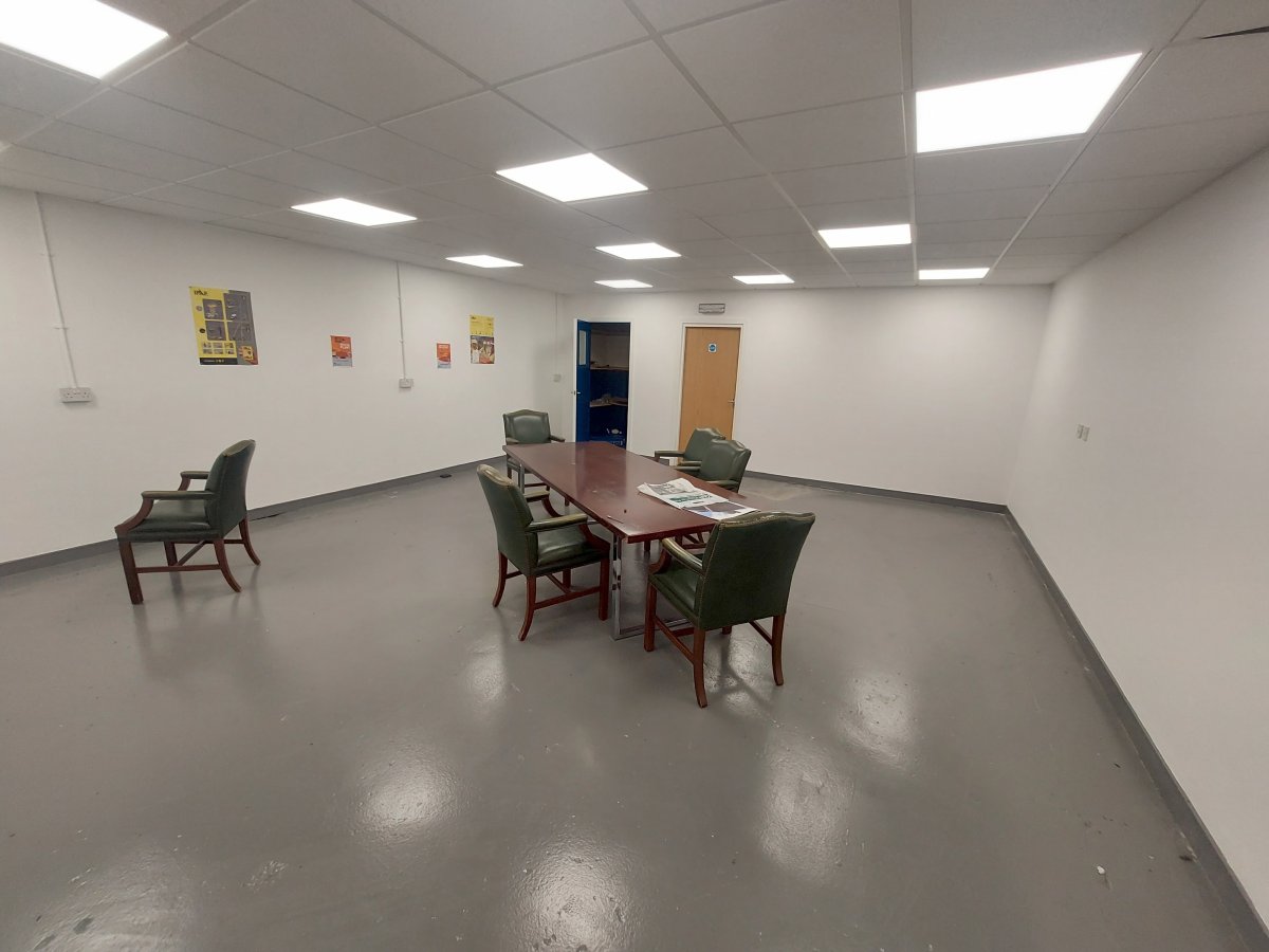 Industrial Unit in Falkirk - photo 3