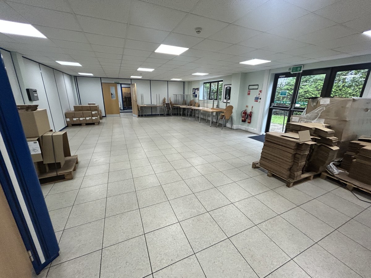 Industrial Unit in Minchinhampton - photo 4