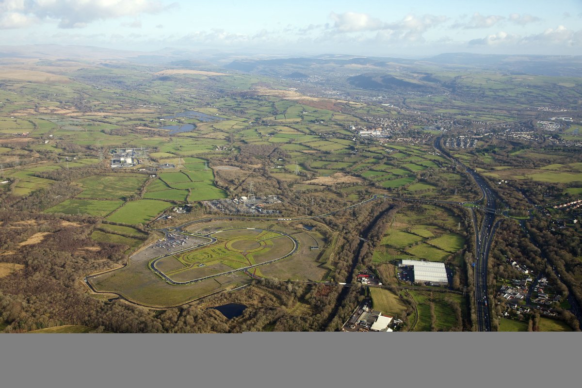 Industrial Unit in Swansea - photo 2