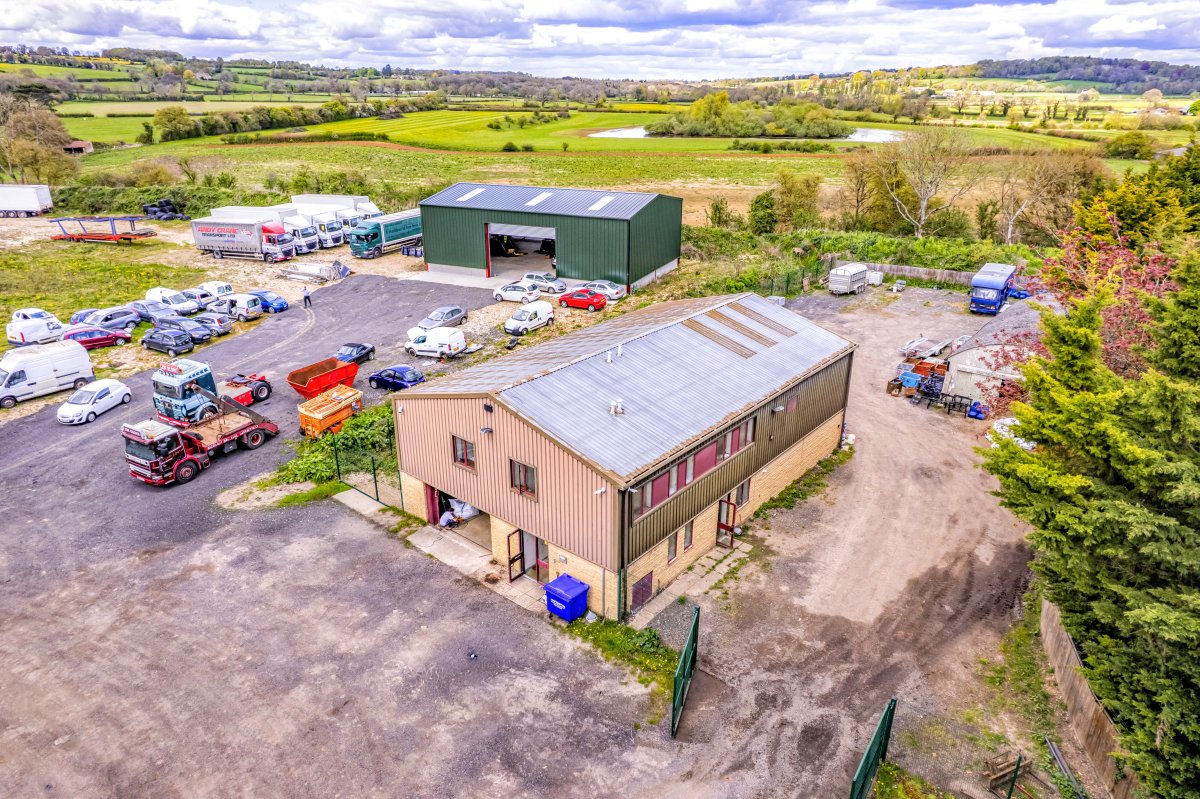 Industrial Unit in Cheltenham - photo 2