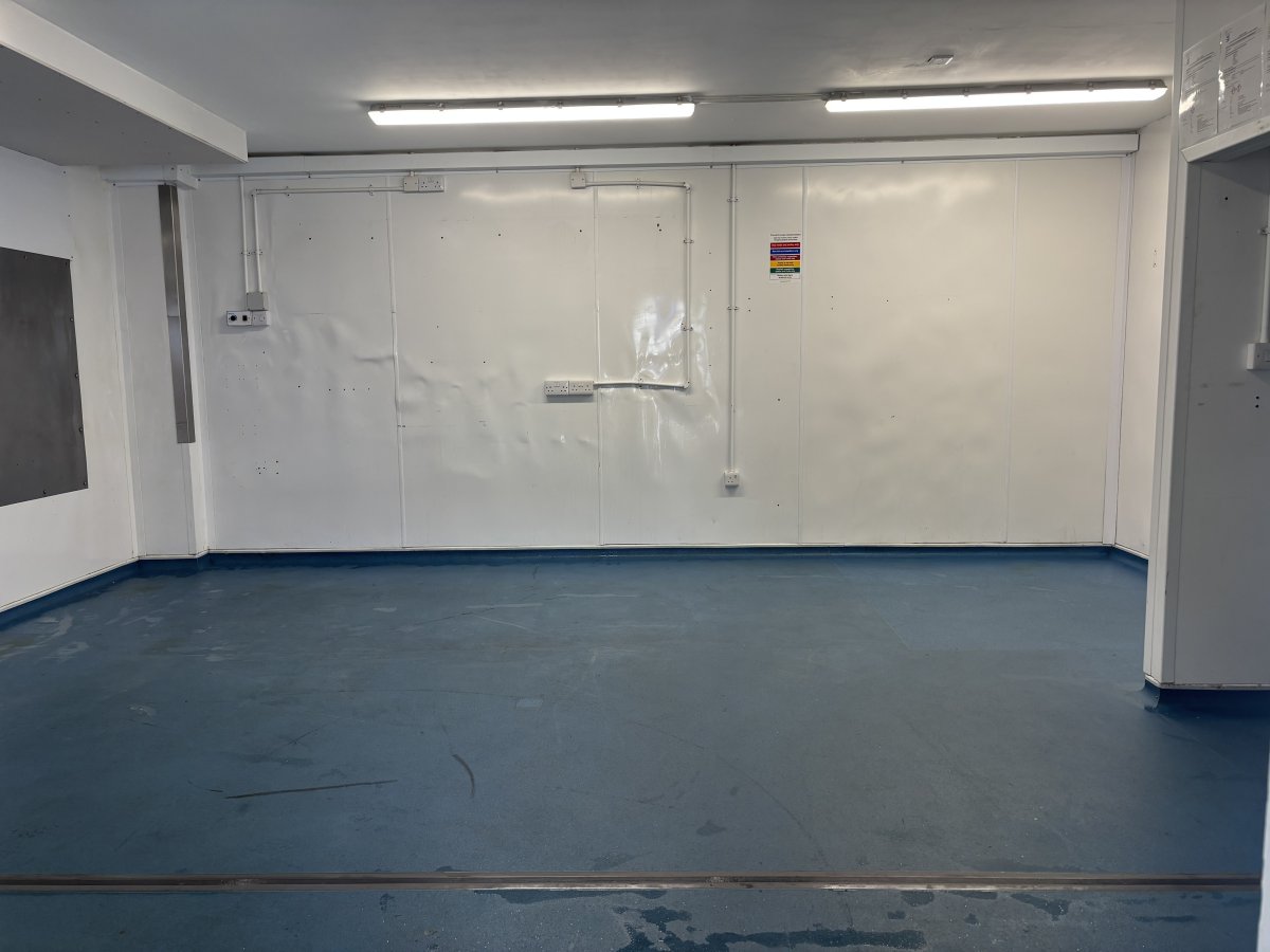 Industrial Unit in Lincoln - photo 3